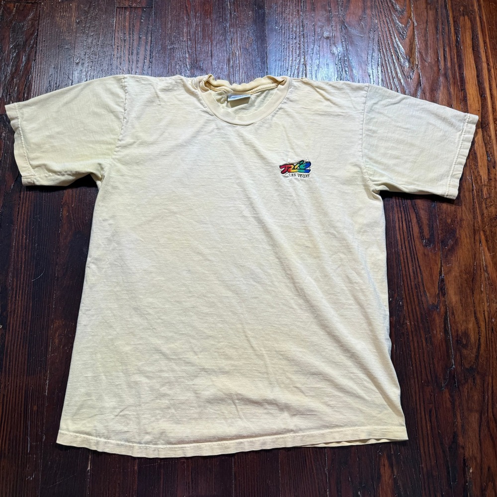 Vintage 90s Rio Suite Hotel Casino T Shirt Mens L Yellow Las Vegas Single Stitch
